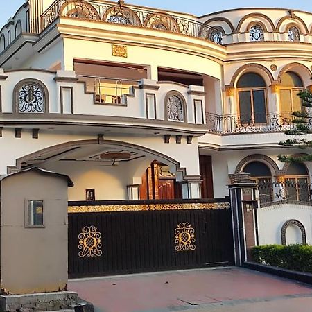 Butt Lodges 2 Islamabad Ngoại thất bức ảnh