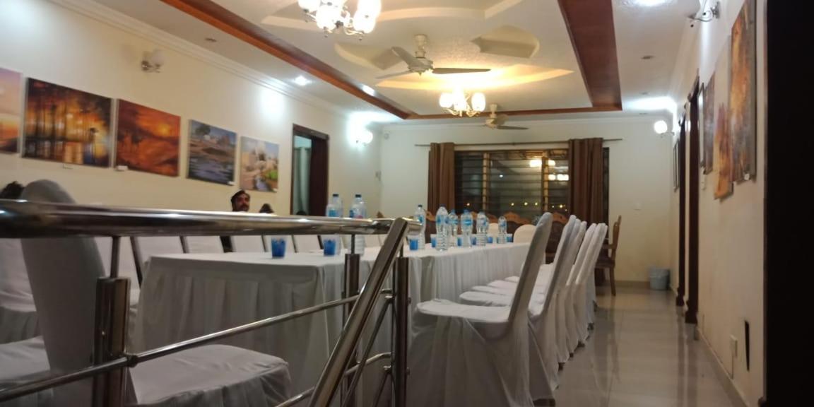Butt Lodges 2 Islamabad Ngoại thất bức ảnh