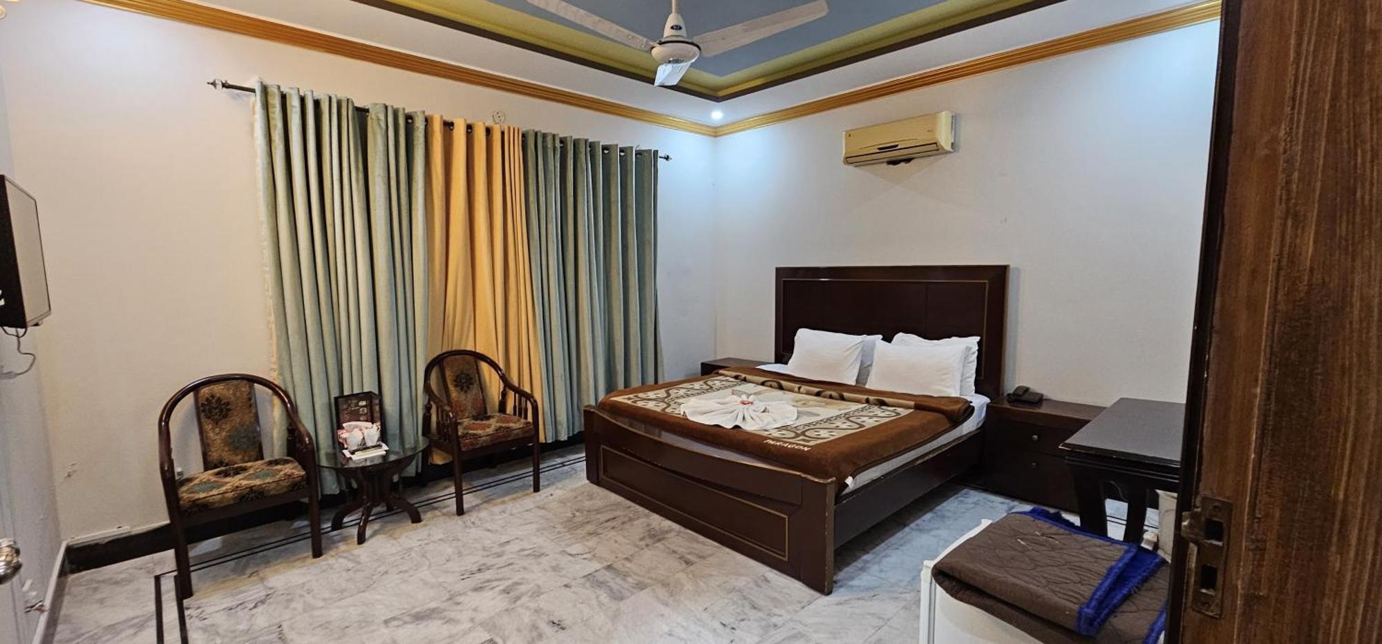 Butt Lodges 2 Islamabad Ngoại thất bức ảnh