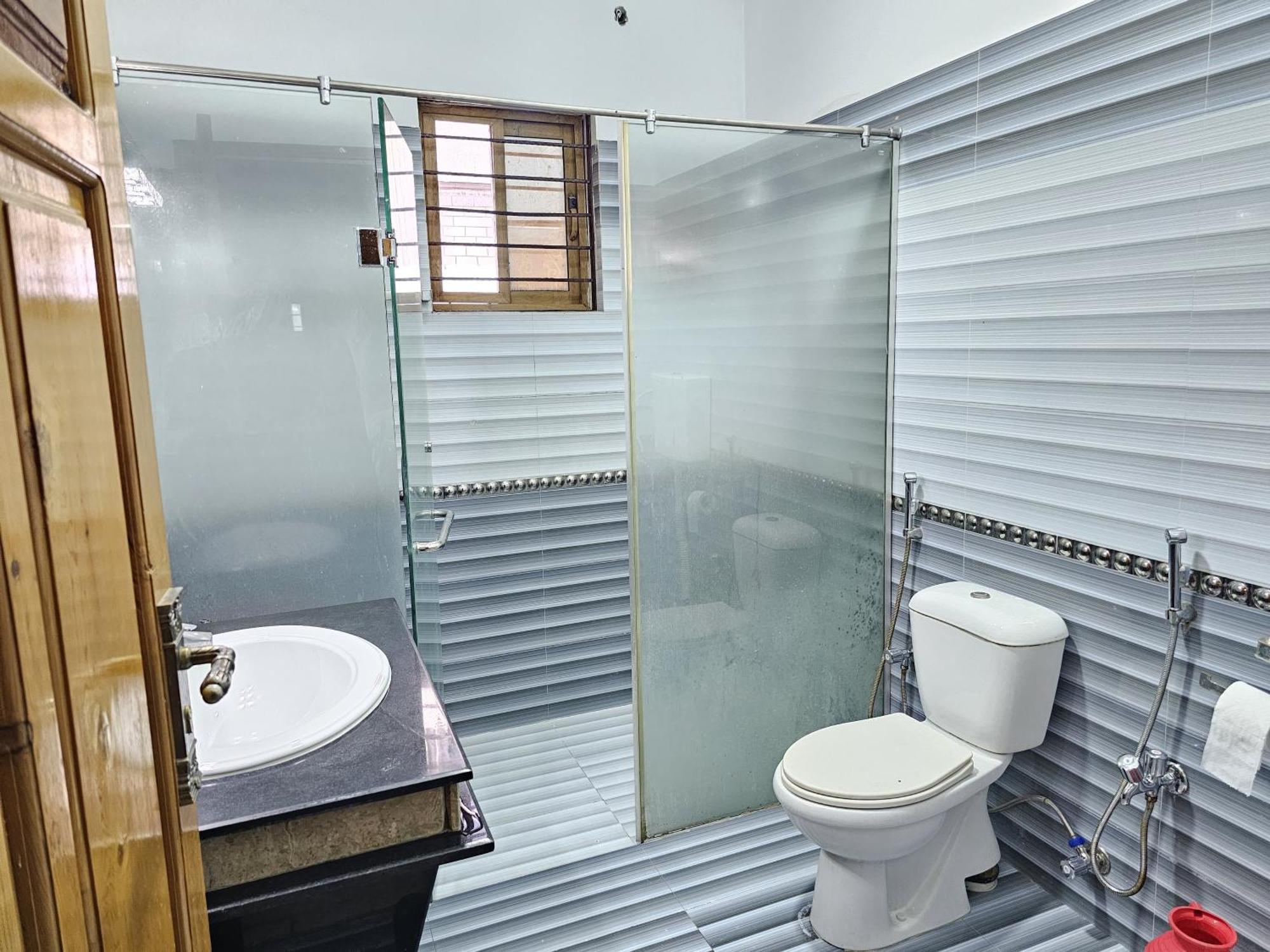 Butt Lodges 2 Islamabad Ngoại thất bức ảnh