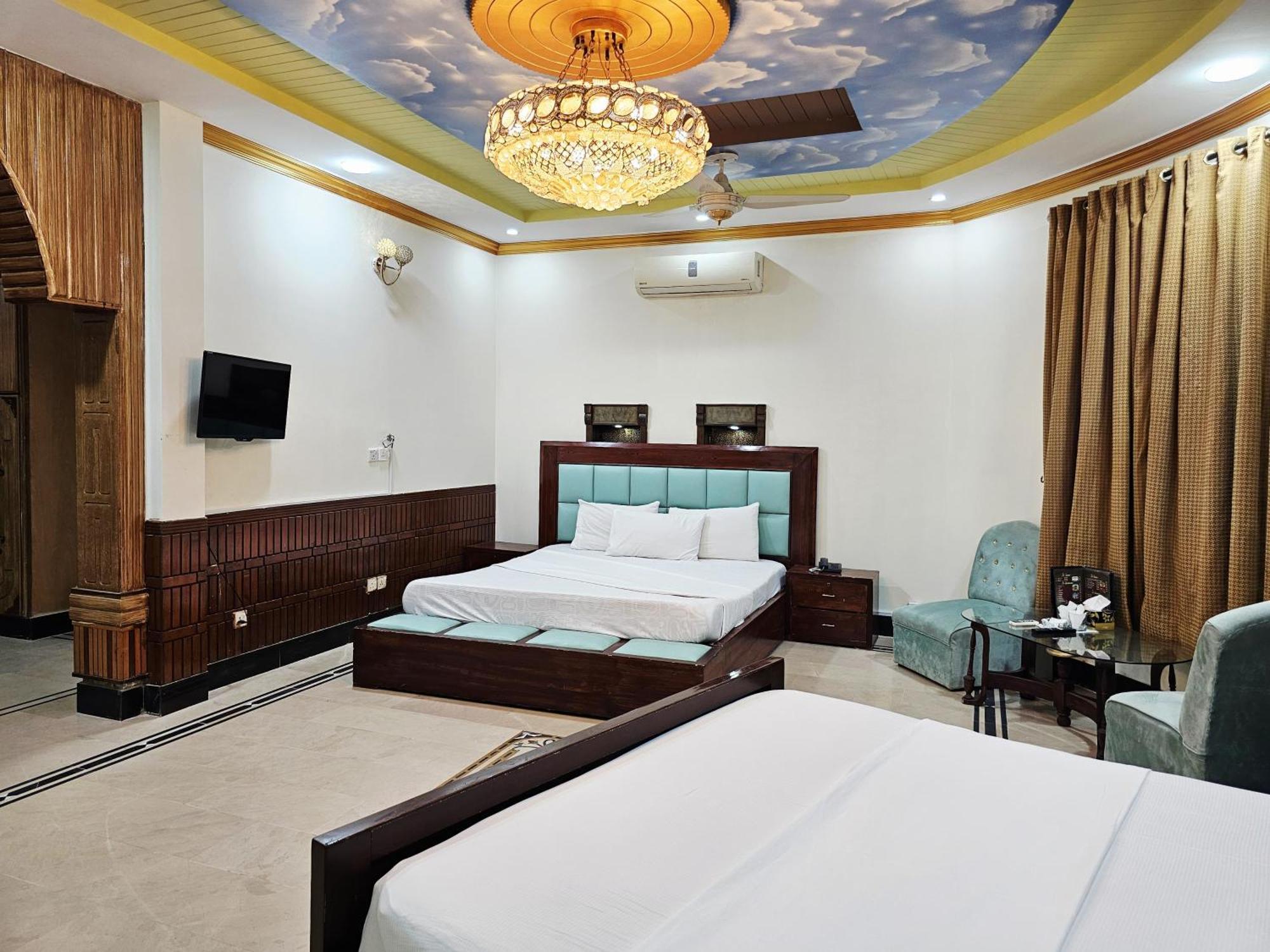Butt Lodges 2 Islamabad Ngoại thất bức ảnh