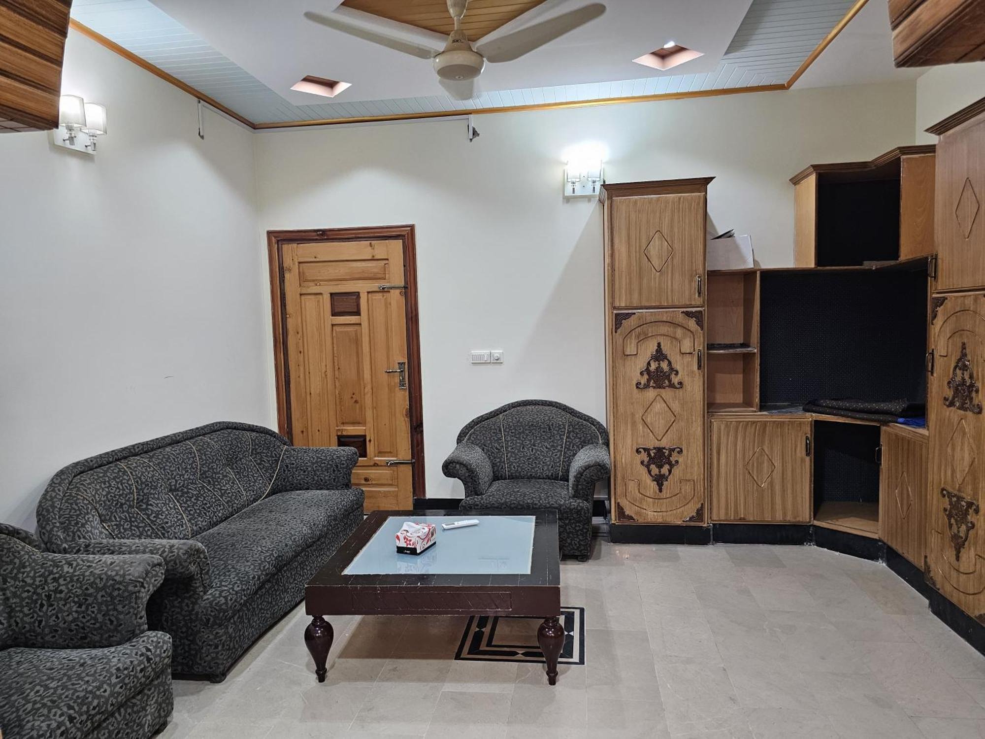 Butt Lodges 2 Islamabad Ngoại thất bức ảnh