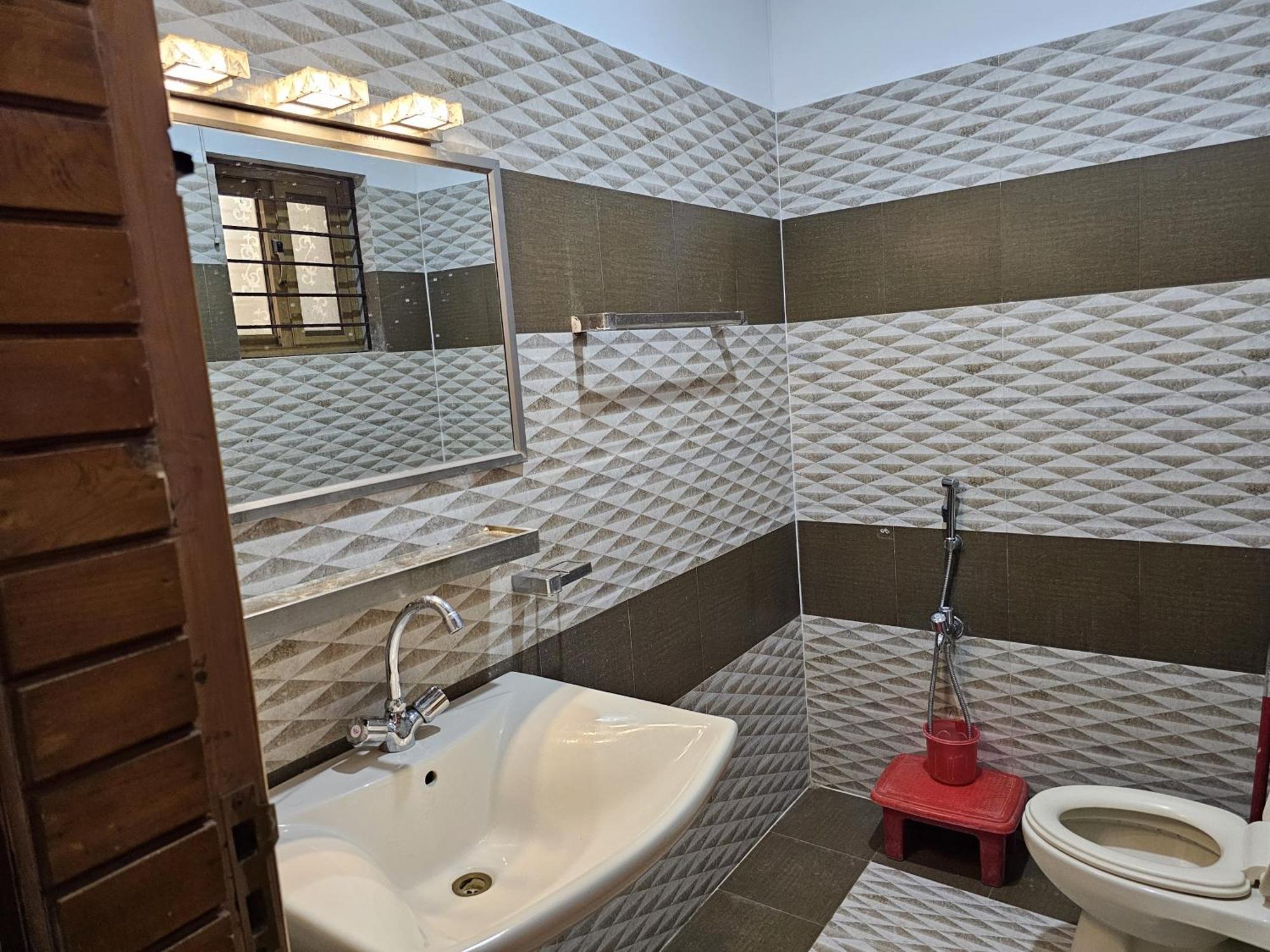Butt Lodges 2 Islamabad Ngoại thất bức ảnh