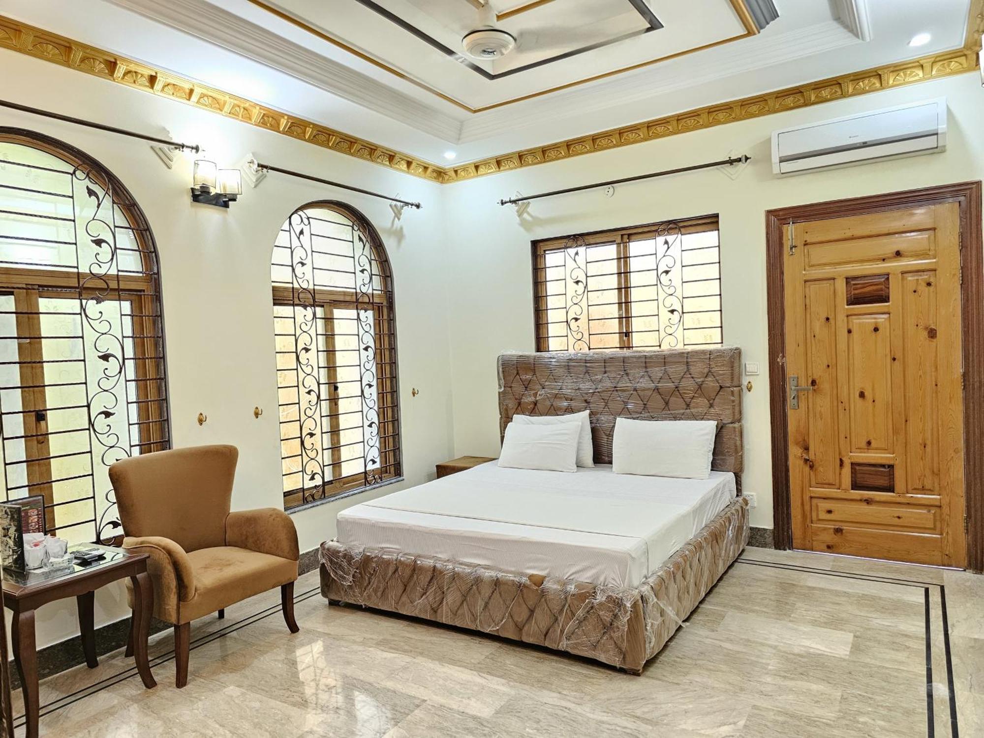 Butt Lodges 2 Islamabad Ngoại thất bức ảnh